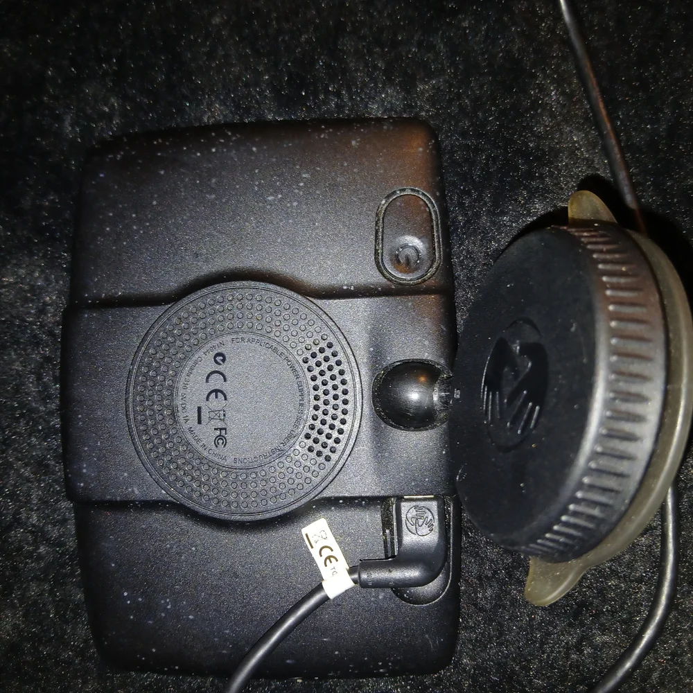Black GPS Navigation Device - Picture 3 of 5